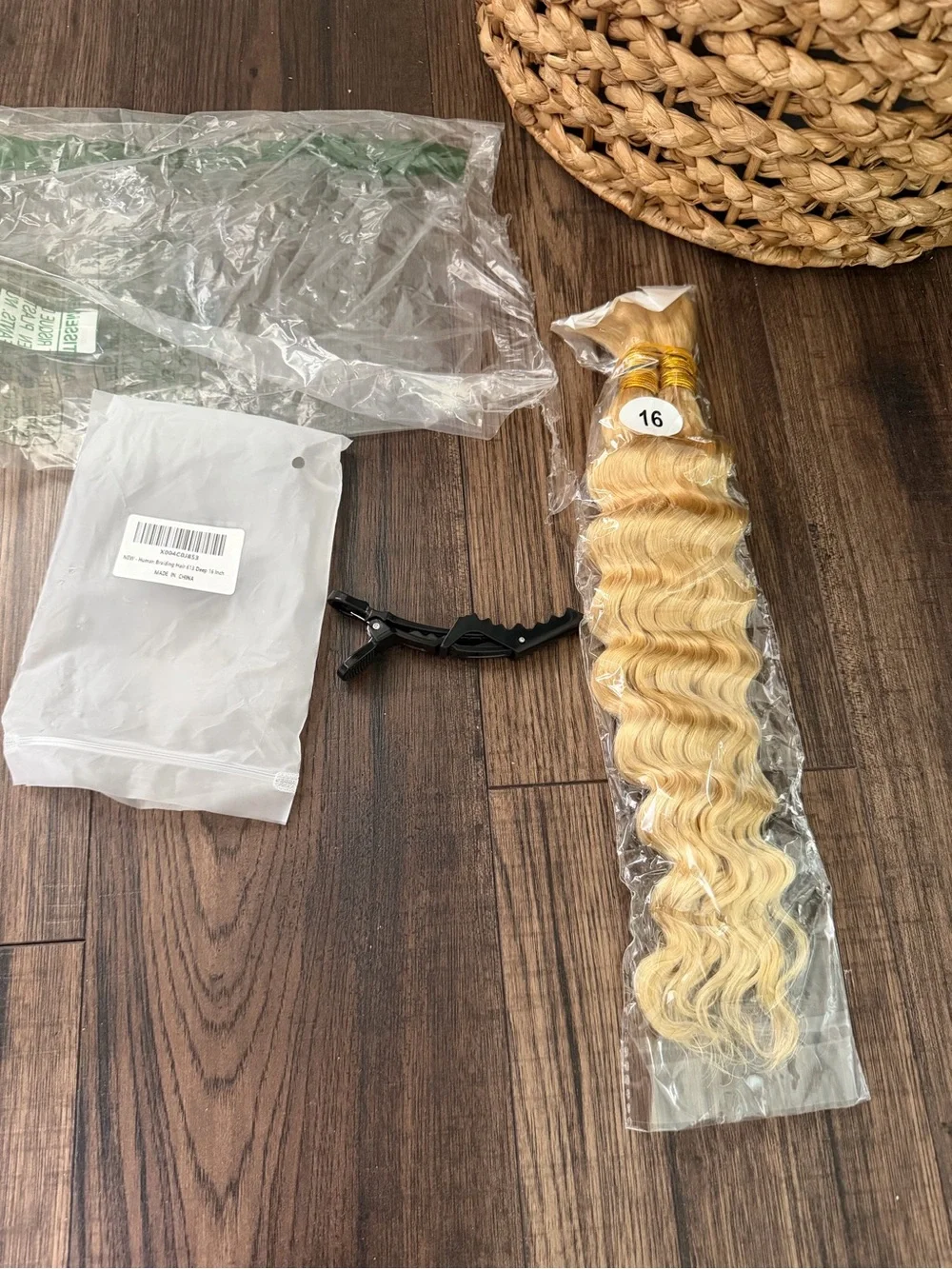 N/A human braiding